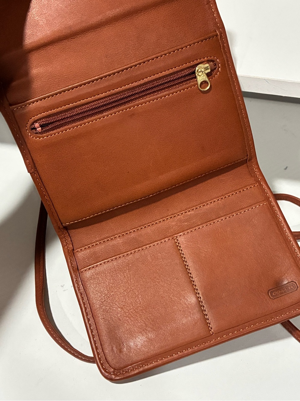 Vintage Coach Envelope Swing Wallet #4843 Brown Leather Crossbody Bag - Picture 2 of 3